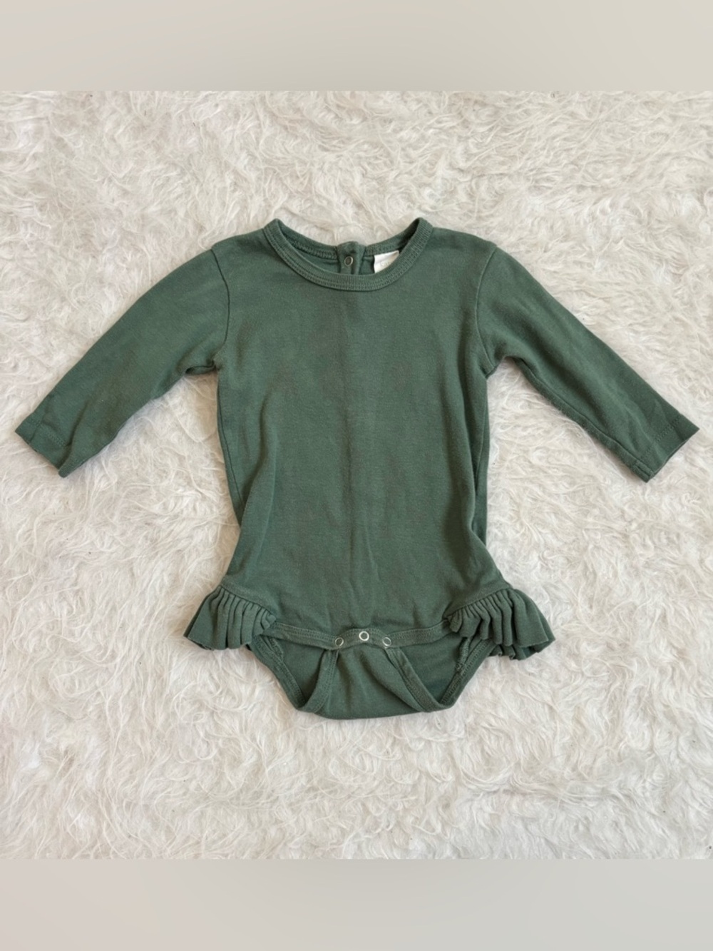kate quinn Baby Girl Minimalist Organic Cotton Olive Green Ruffle Bodysuit